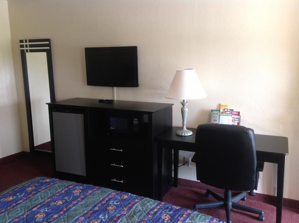 Countryside Inn Wharton Room photo